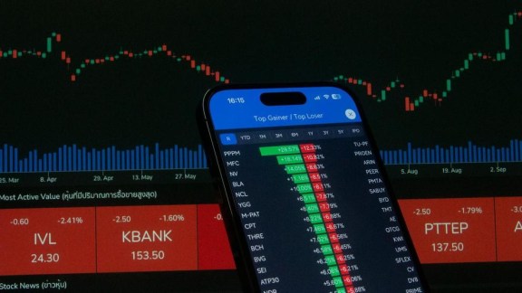 Understanding Market Cycles: How to Trade Smart in Any Condition